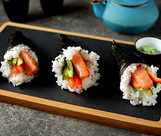 sushi nigiri de salmón